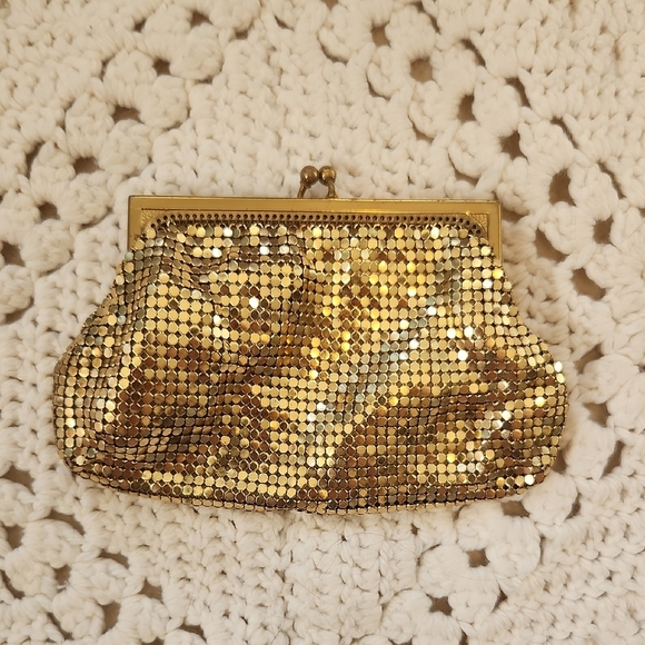 Vintage 60s Whiting Davis Co. Gold Mesh‎ Wallet Coin Purse - Picture 1 of 7